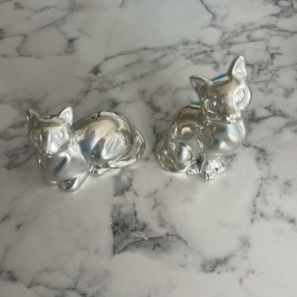 Whimsical Lenox cat silver salt and pepper shakers. In beautiful condition. - Picture 3 of 7